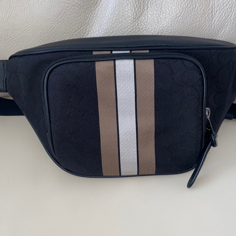NWT Thompson Belt Bag Coach QB/Black Elm Multi Bag